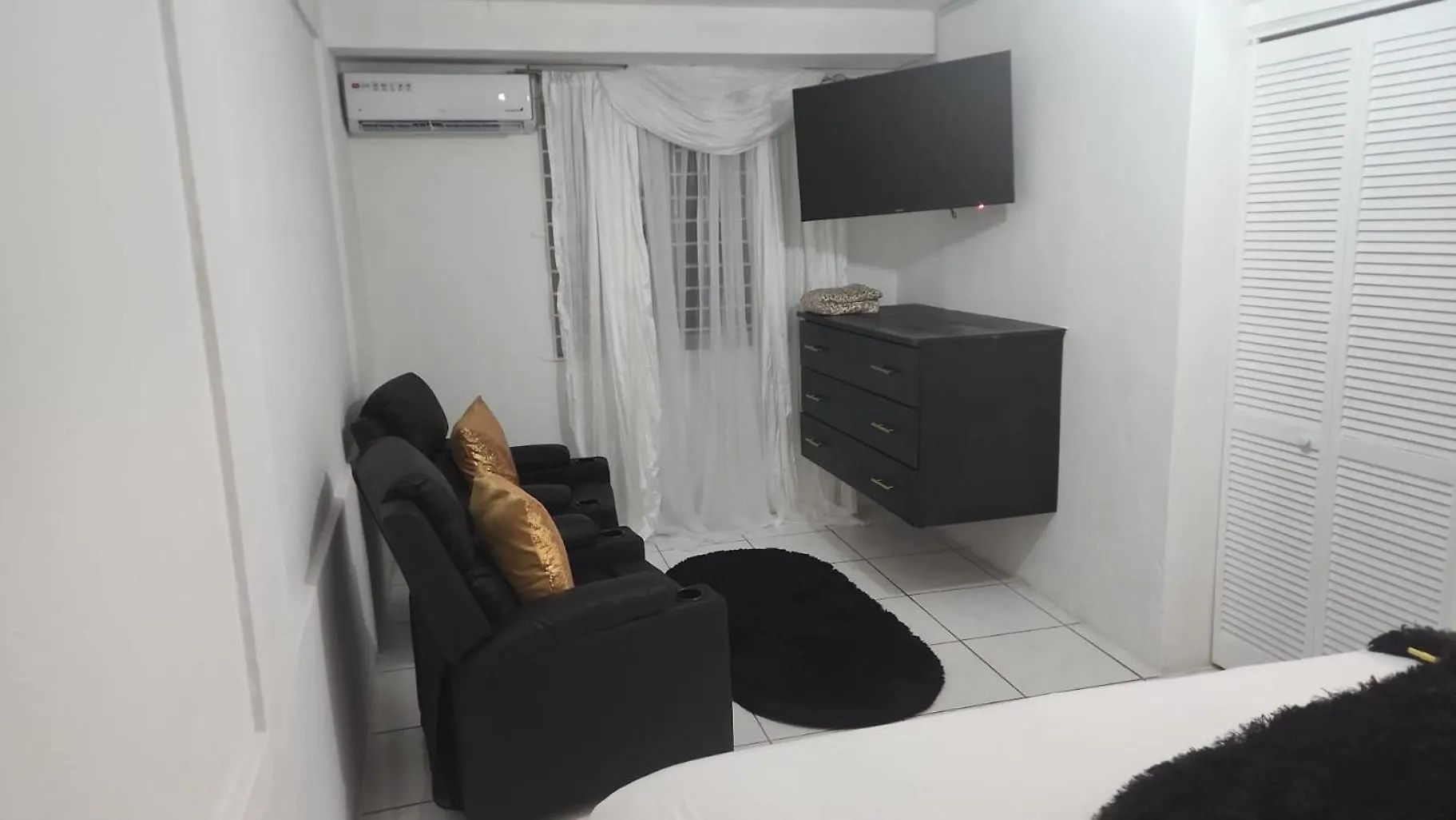 Appartamento 11Onessex2 In The Heart Of Kingston Jamaica